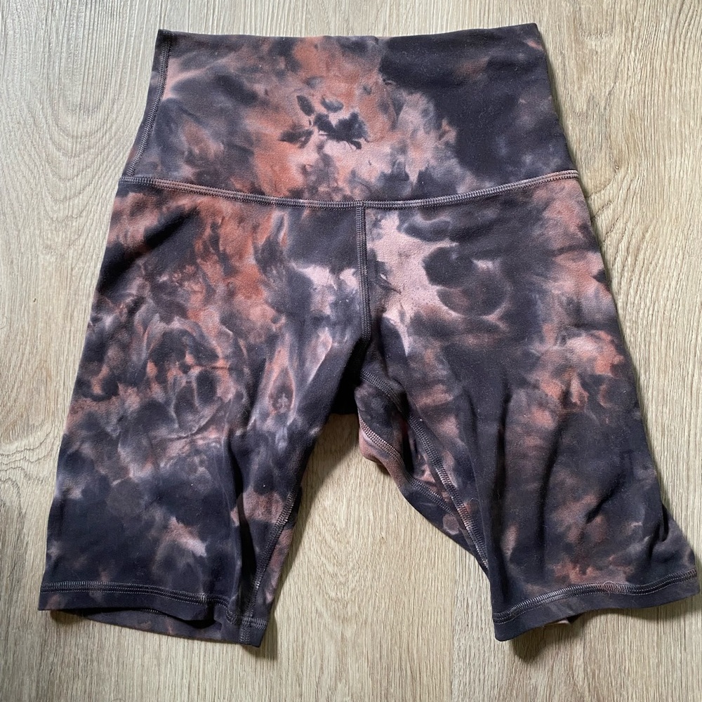 Lululemon tie-dye biker shorts!